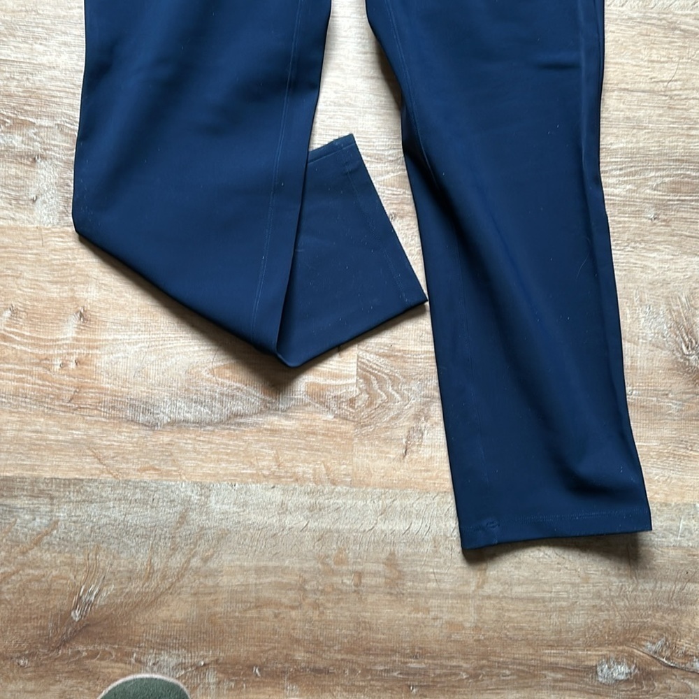 Lululemon Women’s Pant - Picture 3 of 8